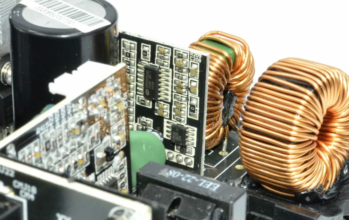 EVGA 550 B5 - 80+ BRONZE 550W - Fully Modular EVGA 550 B5 - 80+ BRONZE 550W - Fully Modular