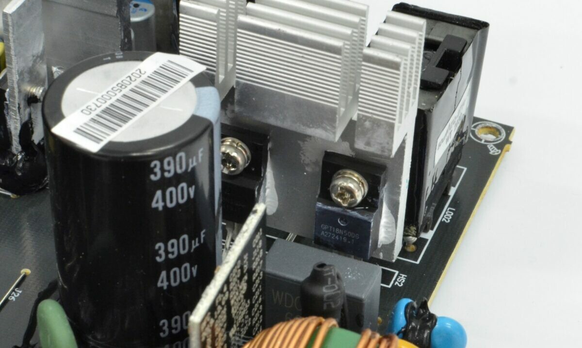 EVGA 550 B5 - 80+ BRONZE 550W - Fully Modular EVGA 550 B5 - 80+ BRONZE 550W - Fully Modular