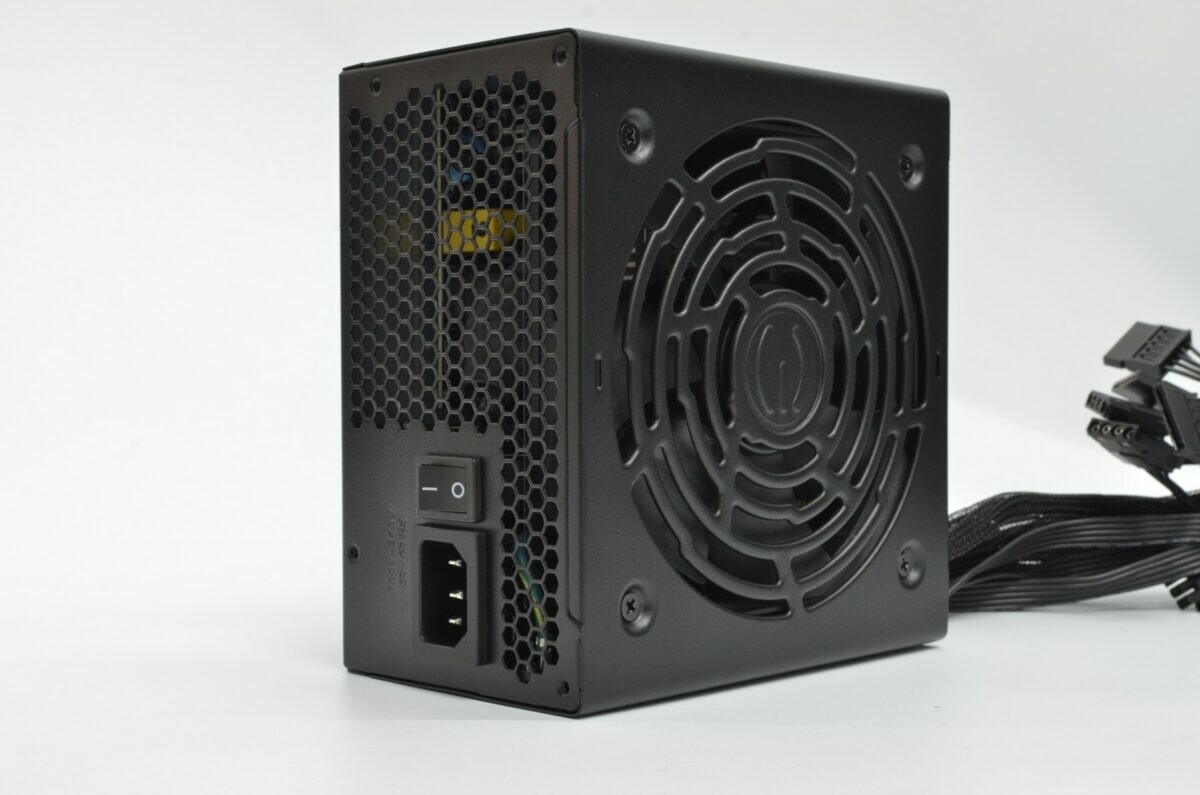 EVGA 600 BR - 80+ BRONZE 600W - Hard Line EVGA 600 BR - 80+ BRONZE 600W - Hard Line