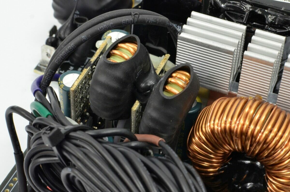 EVGA 600 BR - 80+ BRONZE 600W - Hard Line EVGA 600 BR - 80+ BRONZE 600W - Hard Line