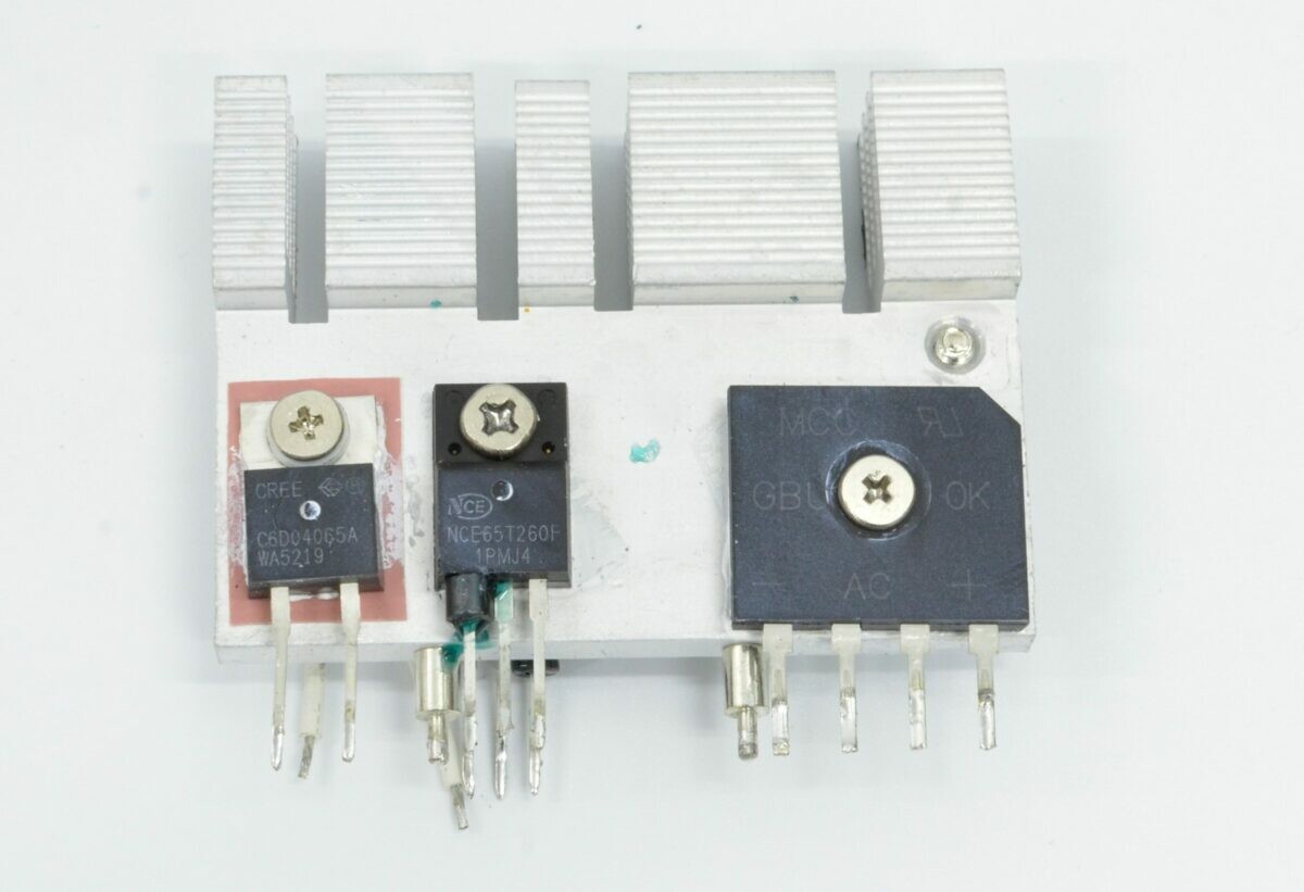 EVGA SuperNOVA 550 GT - 80+ GOLD 550W - Fully Modular EVGA SuperNOVA 550 GT - 80+ GOLD 550W - Fully Modular