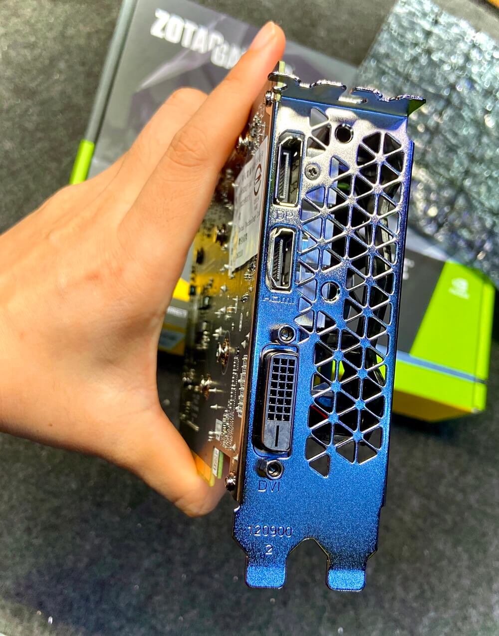 ZOTAC GAMING GeForce GTX 1650 AMP Core GDDR6 H12 ZOTAC GAMING GeForce GTX 1650 AMP Core GDDR6