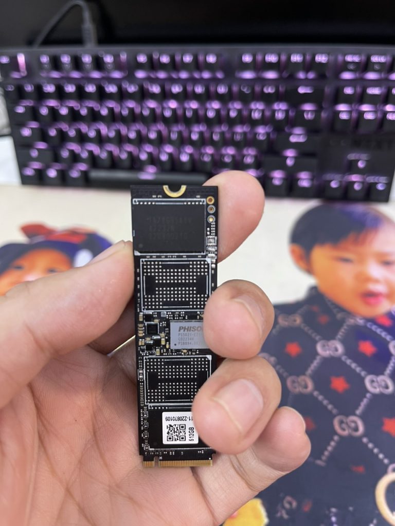 SSTC HAMMERHEAD E21 512GB - PCIe 4.0 x4 NVMe M.2 SSTC HAMMERHEAD E21 512GB - PCIe 4.0 x4 NVMe M.2