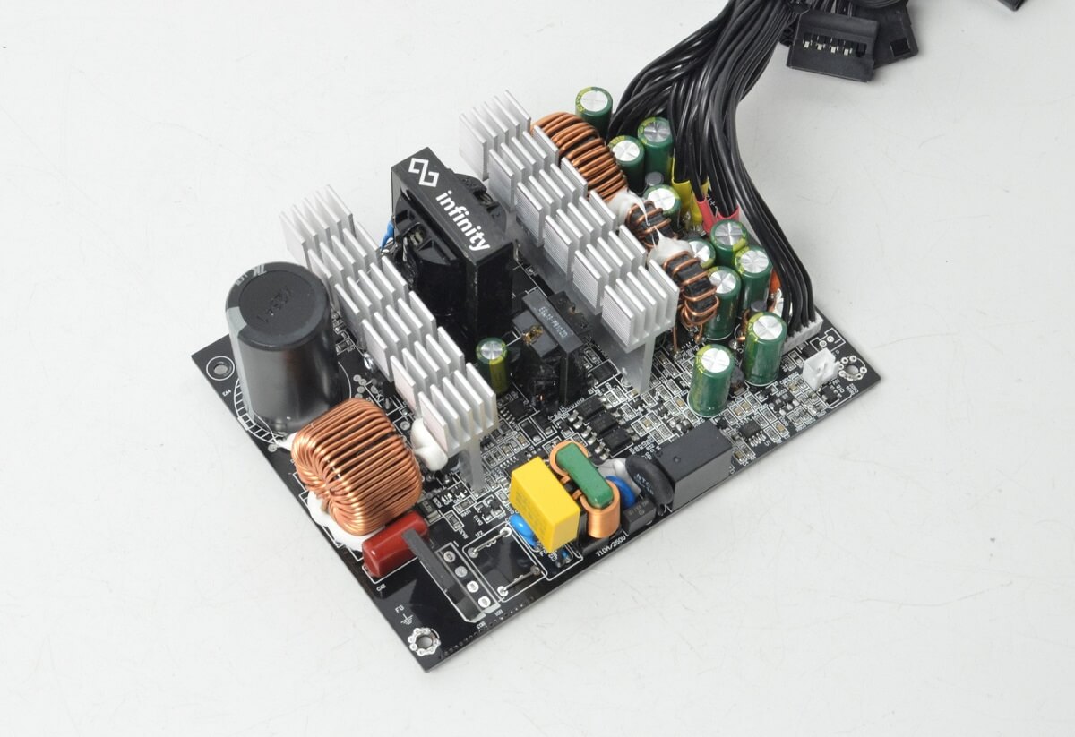 Infinity Eco V3 650w – DC to DC – Hiệu suất 88% – Active PFC – Single Rail