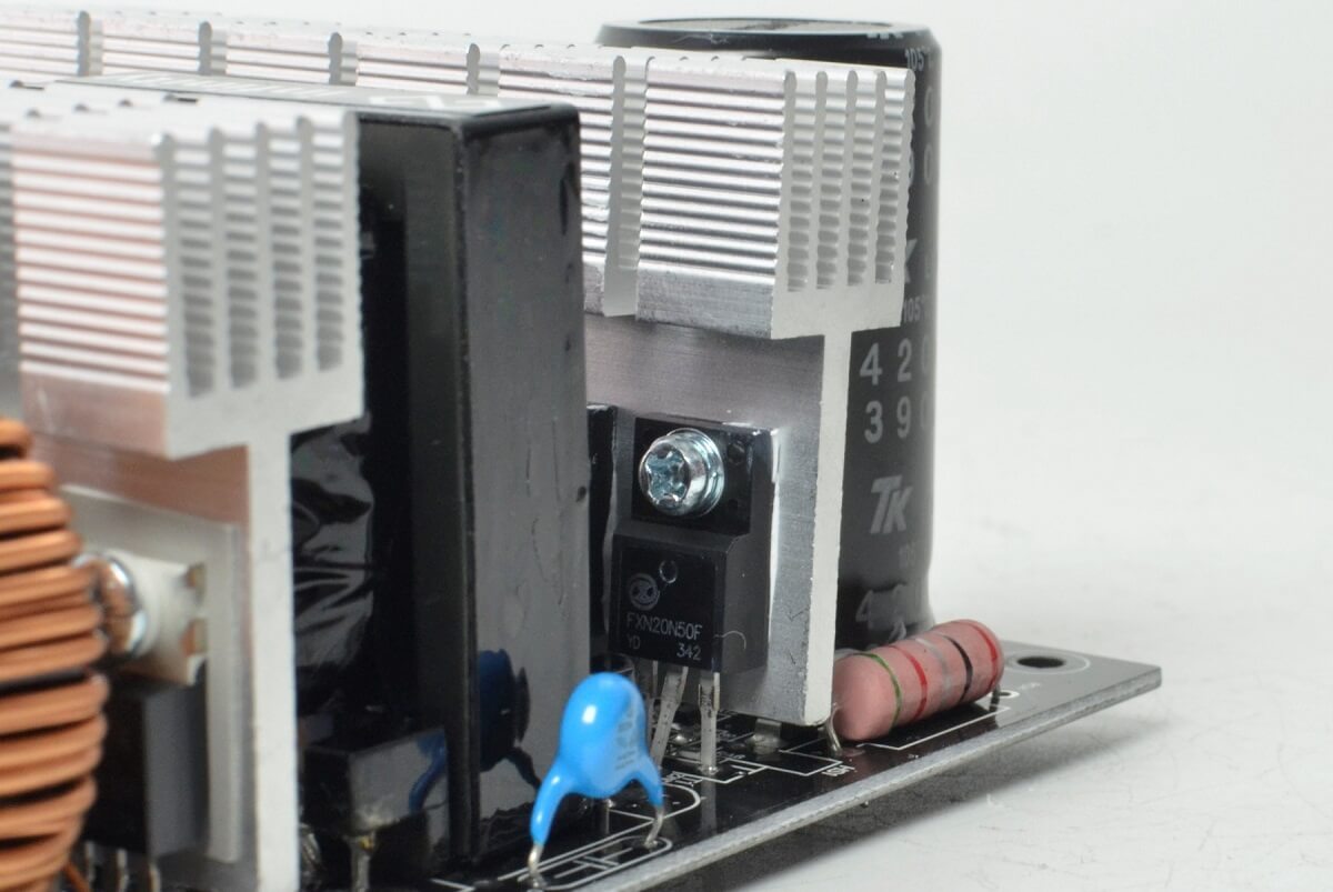 Infinity Eco V3 650w – DC to DC – Hiệu suất 88% – Active PFC – Single Rail