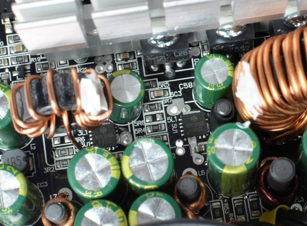 Infinity Eco V3 650w – DC to DC – Hiệu suất 88% – Active PFC – Single Rail